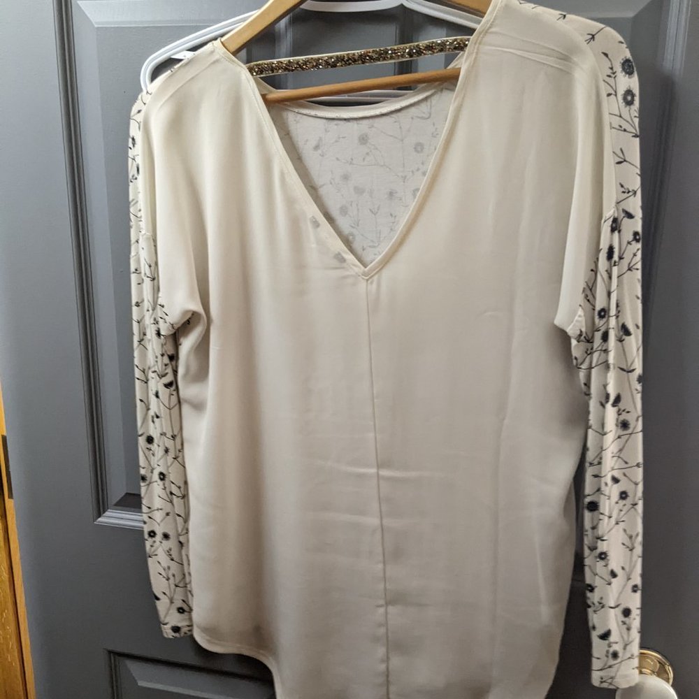 Blouses - Picture 3 of 5